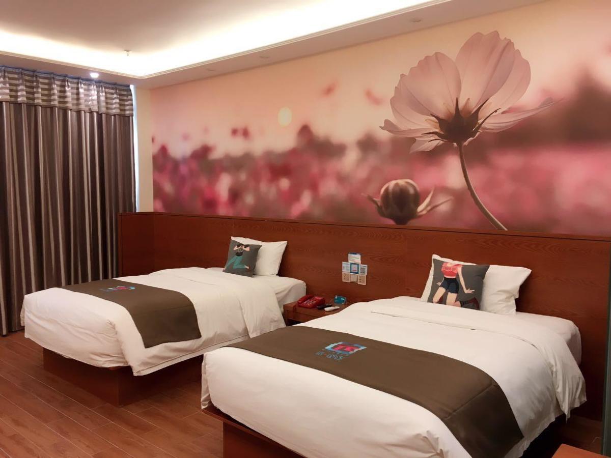 Pai Hotel Chengdu North Railway Station Exterior photo